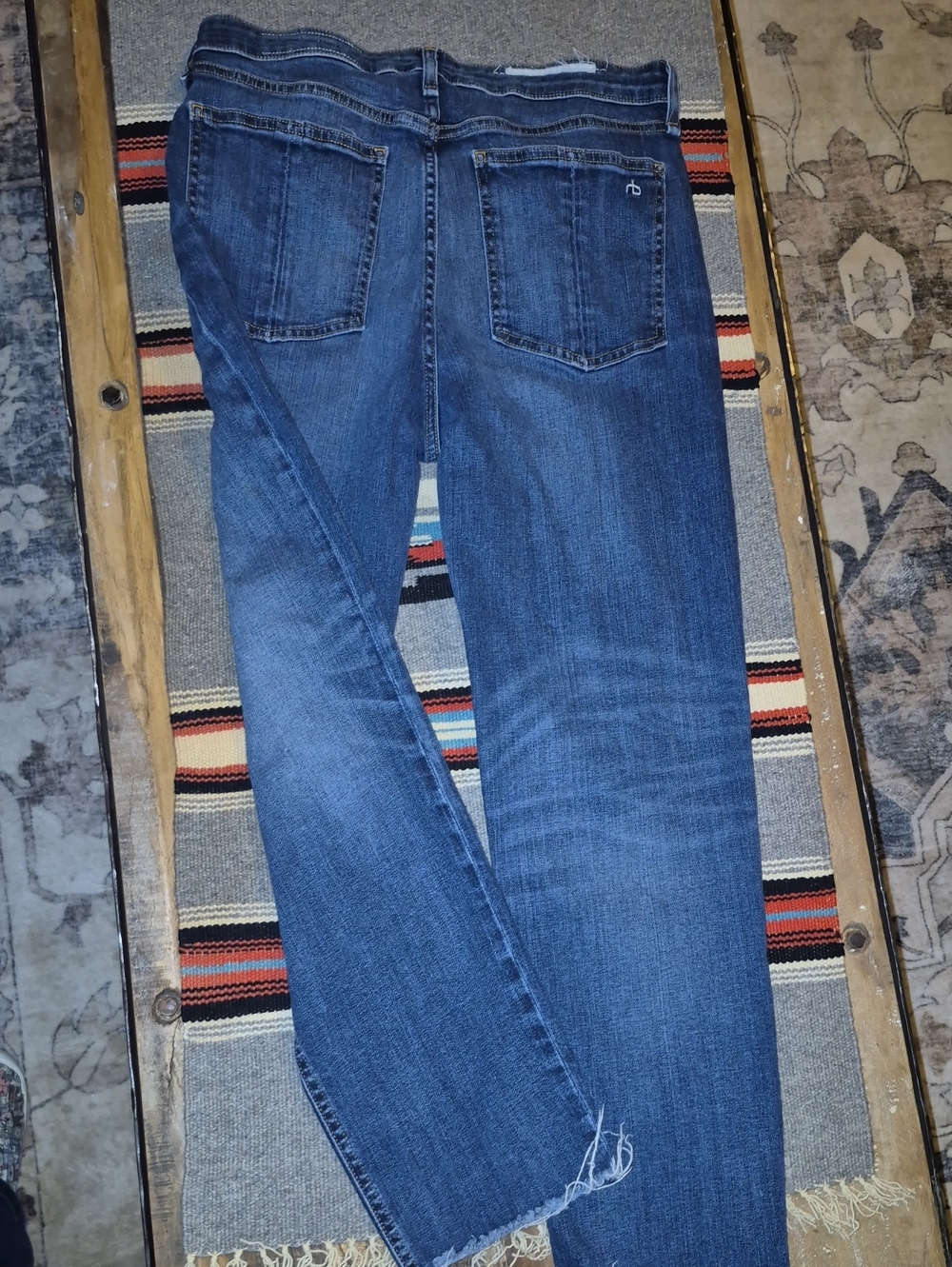 Rag & Bone Nina High Rise,Raw Hem,Cigarette.(#3991E) Sz.30" X27". Med.wash.